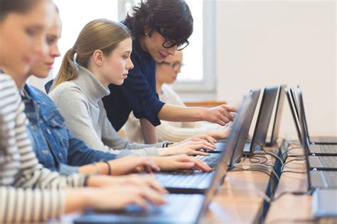 Top Online Associate Degrees in Computer Science for 2022