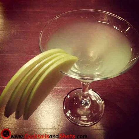 Apple Martini recipe ingredients - How to make a Apple Martini cocktail ...