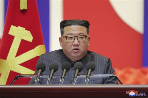 Kim Jong Un vows to ‘hold hands’ with Putin for strategic cooperation