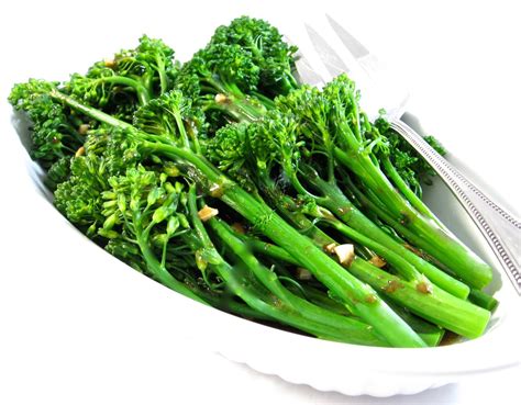 Broccolini with Balsamic Vinaigrette with Weight Watchers Points | Skinny Kitchen