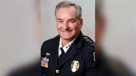 Lakeland police chief announces retirement