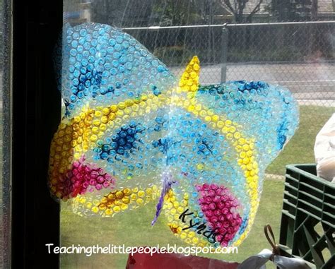 13 Cool Bubble Wrap Crafts for Kids - Kids Crafts & Activities