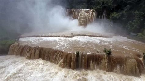 The Jiulong (Nine Dragons) Waterfall in southwest China's Yunnan ...