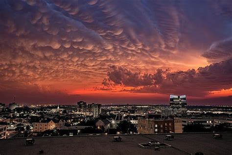 _V1A0224 | Mammatus clouds, Clouds, City wallpaper