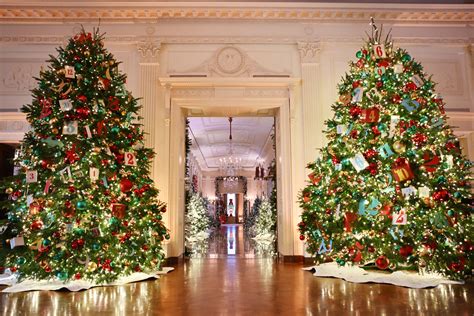 White House Christmas Decorations Spark Fresh Melania Trump Mockery ...