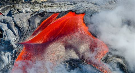 Kilauea Volcano Lava Flow stock image. Image of water - 80885465