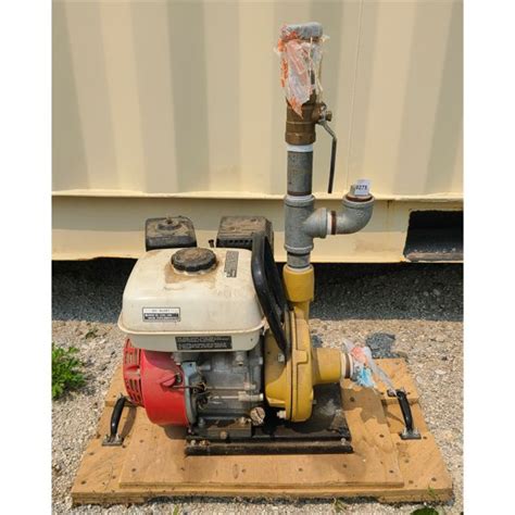 HONDA 5.5HP WATER PUMP - 2" OUTLET - Kidd Family Auctions