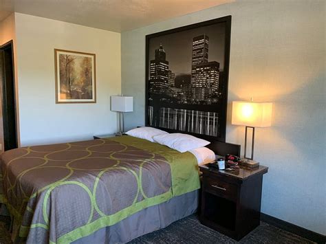 GATEWAY INN & SUITES - Updated 2024 Reviews, Photos & Prices