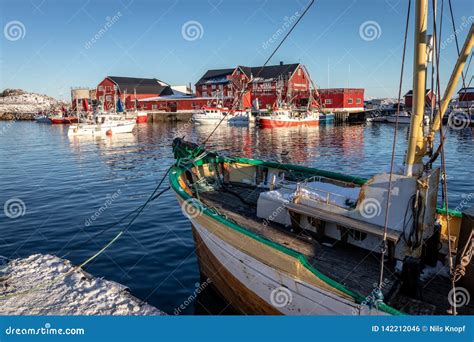 Harbour with Boats at Henningsvaer Village Editorial Photo - Image of port, pier: 142212046