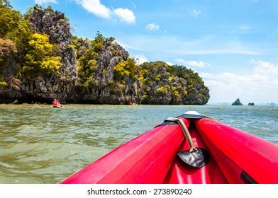 Nose Canoe Floating Behind Rower On Stock Photo 588861779 | Shutterstock