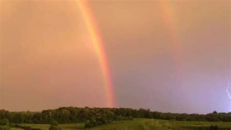 This Photographer Captured A Double Rainbow And Lightning In The Same Photo