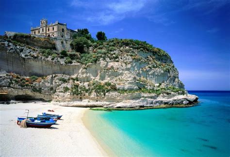 Italy Beach Resorts - Beach Holidays in Italy