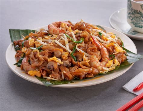 Char Kuey Teow Recipe : Malaysia’s Savory Stir-Fried Noodles - RecipeGuru