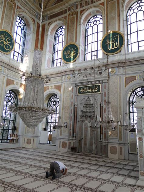 Istanbul’s Ortakoy Mosque | Visions of Travel