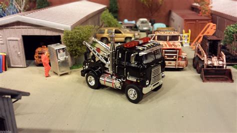 diorama 1/64 scale | Diorama 1:64, Farm toys, Monster trucks