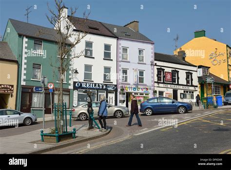 Donegal town centre shops hi-res stock photography and images - Alamy