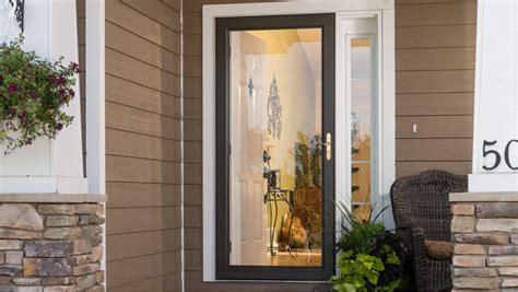 Storm Door Buying Guide | Lowe's