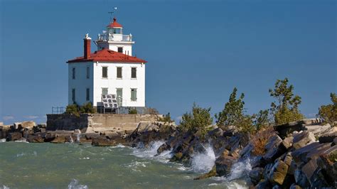 Fairport Harbor West Lighthouse, Lake Erie, Rairport Harbor, Ohio, Usa - Free Nature Pictures