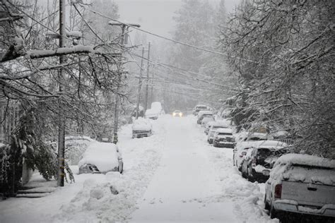 California, beleaguered by earlier storms, gets fresh snow | The ...