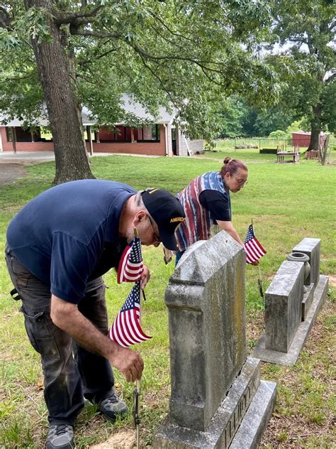 Placing of Flags - American Legion 'CSM Gary M. Crisp' Post 289