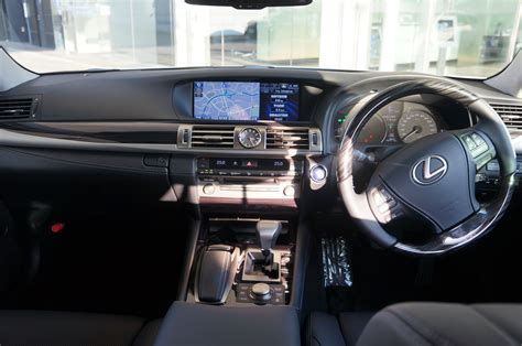 File:2012 LEXUS LS600h Japan 03.JPG - Wikimedia Commons