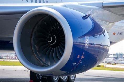 Turboprops Vs Jet Engines - What's The Difference? - Simple Flying