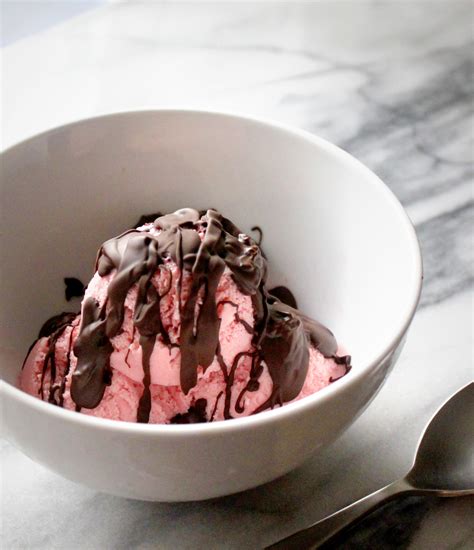 Chocolate Covered Strawberry Ice Cream - Healing and Eating