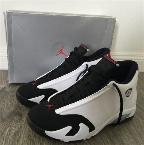 File:Nike Air Jordan XIV.jpg - Wikimedia Commons