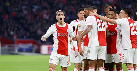 Highlights Ajax - PSV | Showing class again