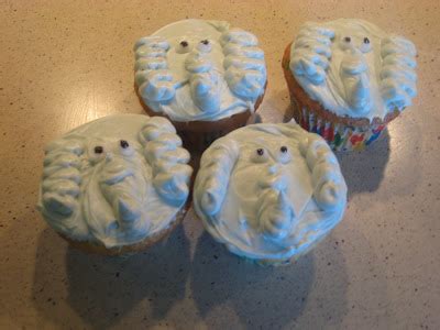 Kassi's Cupcakes: Elephant Cupcakes!