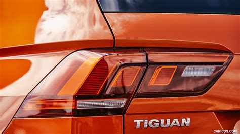 2018 Volkswagen Tiguan S - Tail Light Wallpaper | Caricos