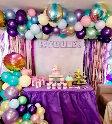 Simple and easy ideas for a Roblox Birthday Party decoration. Girls 9th ...