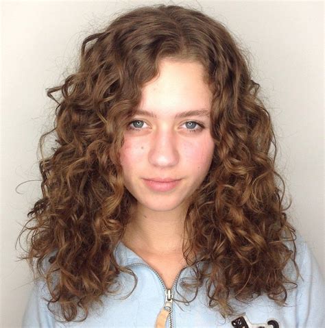 50 Natural Curly Hairstyles & Curly Hair Ideas to Try in 2024 - Hair Adviser | Long natural ...