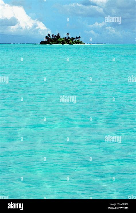 Tropical Island The Maldives Stock Photo - Alamy