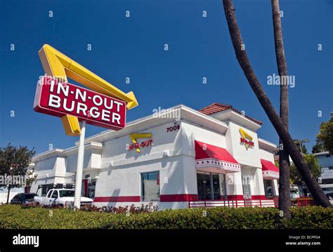 An In-N-Out Burger restaurant at 7009 West Sunset Blvd. in Los Angeles ...