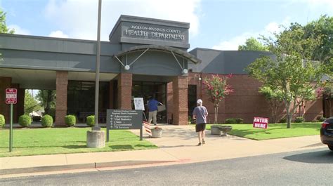 Health officials express frustration as COVID-19 cases rise - WBBJ TV