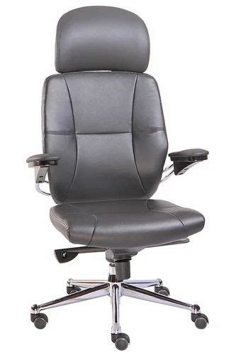 Modern Office Director Chair at best price in Mumbai by Aakar Chair | ID: 10455849730