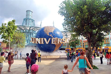 Universal Studios Singapore - Travelling Moods