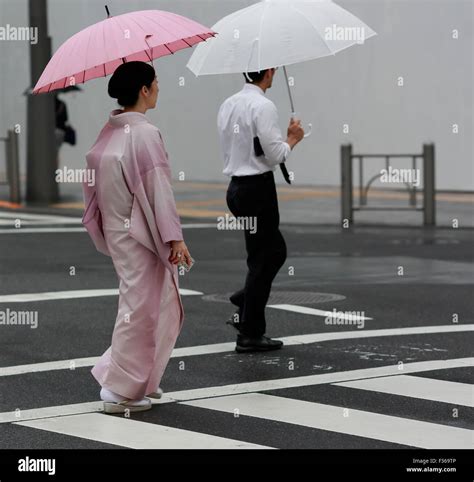 Tokyo Street Crossing Stock Photo - Alamy