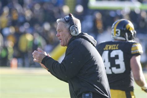 Iowa Hawkeyes to face Big Ten’s Elite Players in 2016 - Black Heart Gold Pants