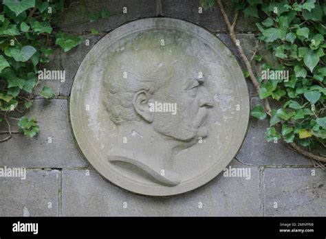 Siemens family tomb hi-res stock photography and images - Alamy