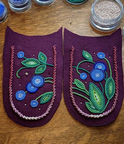 Pin by Cha-Cha on Beadwork to Behold | Bead work, Beaded embroidery ...