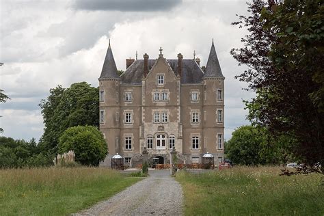 Escape to the Chateau - Wikipedia