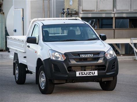 Isuzu KB bakkies refreshed and renamed D-MAX - Transportation News - AutoTrader