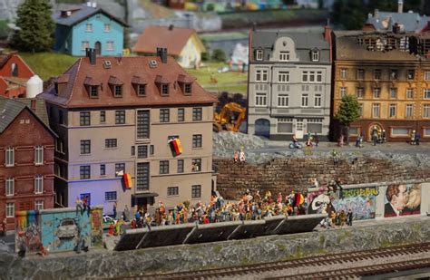 Amazing Miniature World Art Design Taken from Pinterest - Live Enhanced