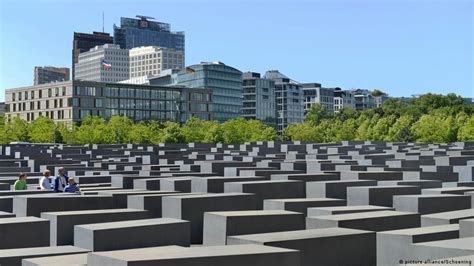 Berlin Holocaust Memorial architect Peter Eisenman turns 85 | Arts | DW | 11.08.2017