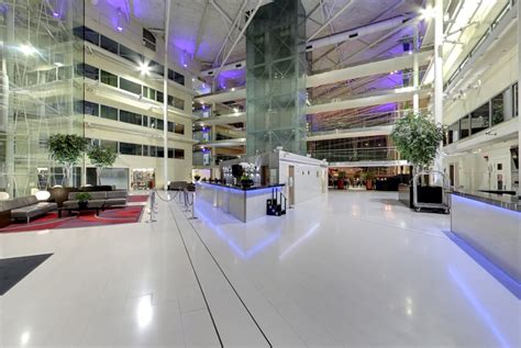 Hilton T4 | Quality Branded Hotel near T4 Heathrow with Parking Deals