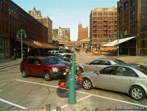 Third Ward adds new center parking on Broadway