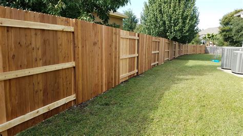 alternating style privacy fence | Wooden fence panels, Picket fence ...