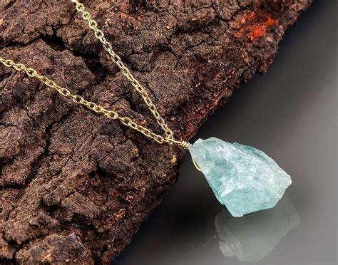 Jewelry Making With Aquamarine Gemstones - Tips on Making Jewelry